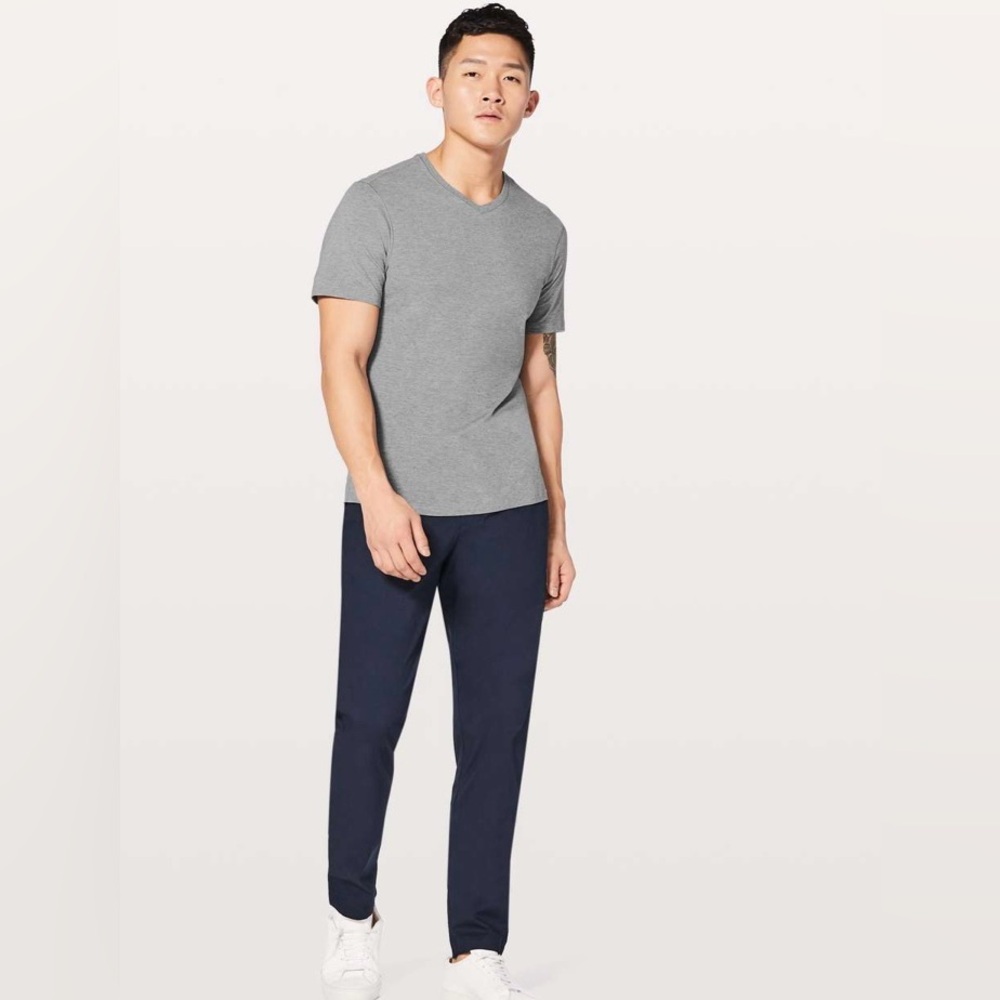 Lululemon 5 Year Basic V  Heathered Medium Grey Large